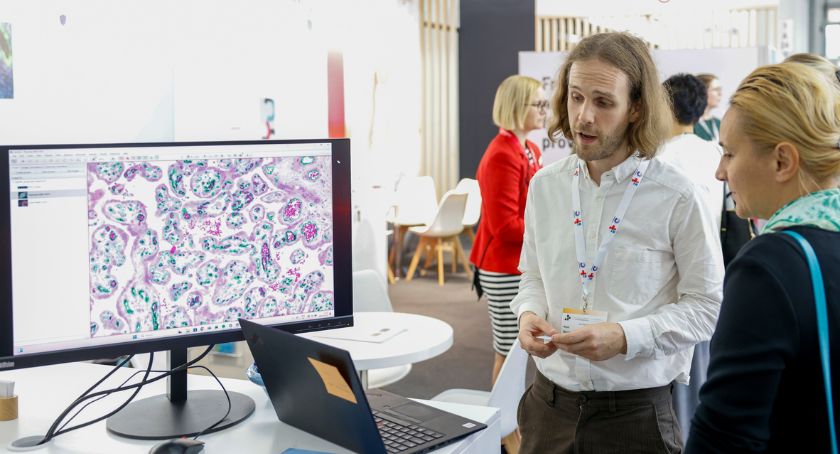One of the five spheres at Medica is the "Lab & Diagnostics" area. In addition to the diagnosis and monitoring of diseases, laboratory medicine also plays an important role in the prevention of diseases. Photo: Messe Düsseldorf/ctillmann.